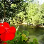 Hotel La Pierre Lys Quillan