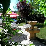 Hotel La Pierre Lys Quillan