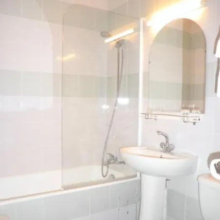 لا بيير ليس فندق 2*