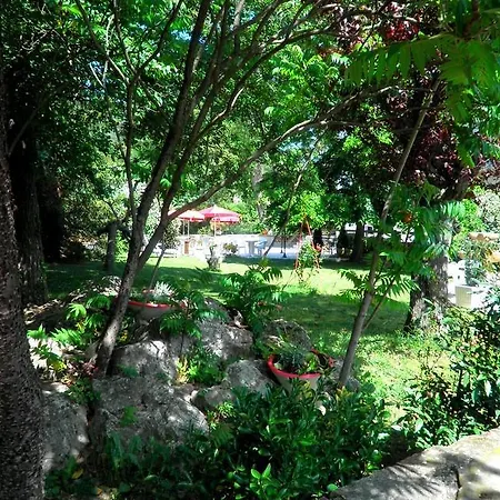 La Pierre Lys Hotel 2*